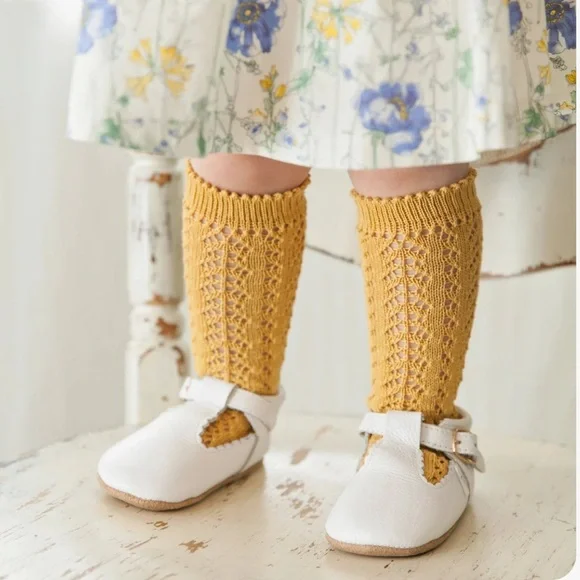 “Little Love Bug”Classic Cream Kids Shoes - Picture 3 of 9